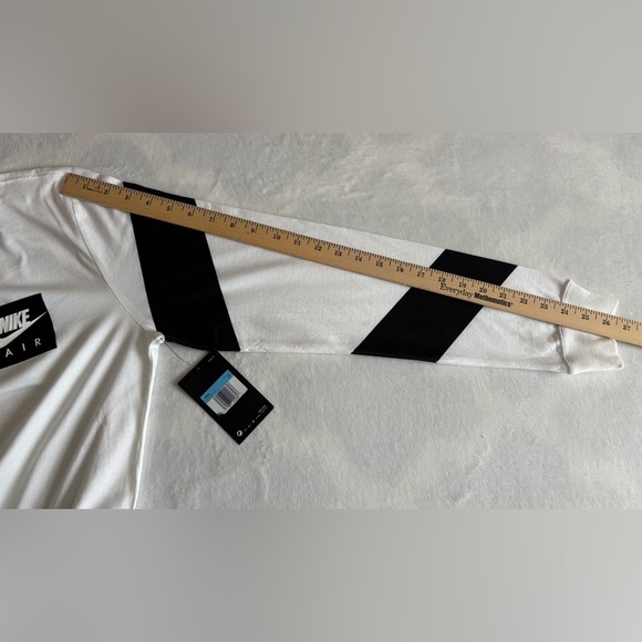 New Nike Air Shirt Long Sleeve White and Black Tee Athletic Cut Unisex Size M - Picture 6 of 10